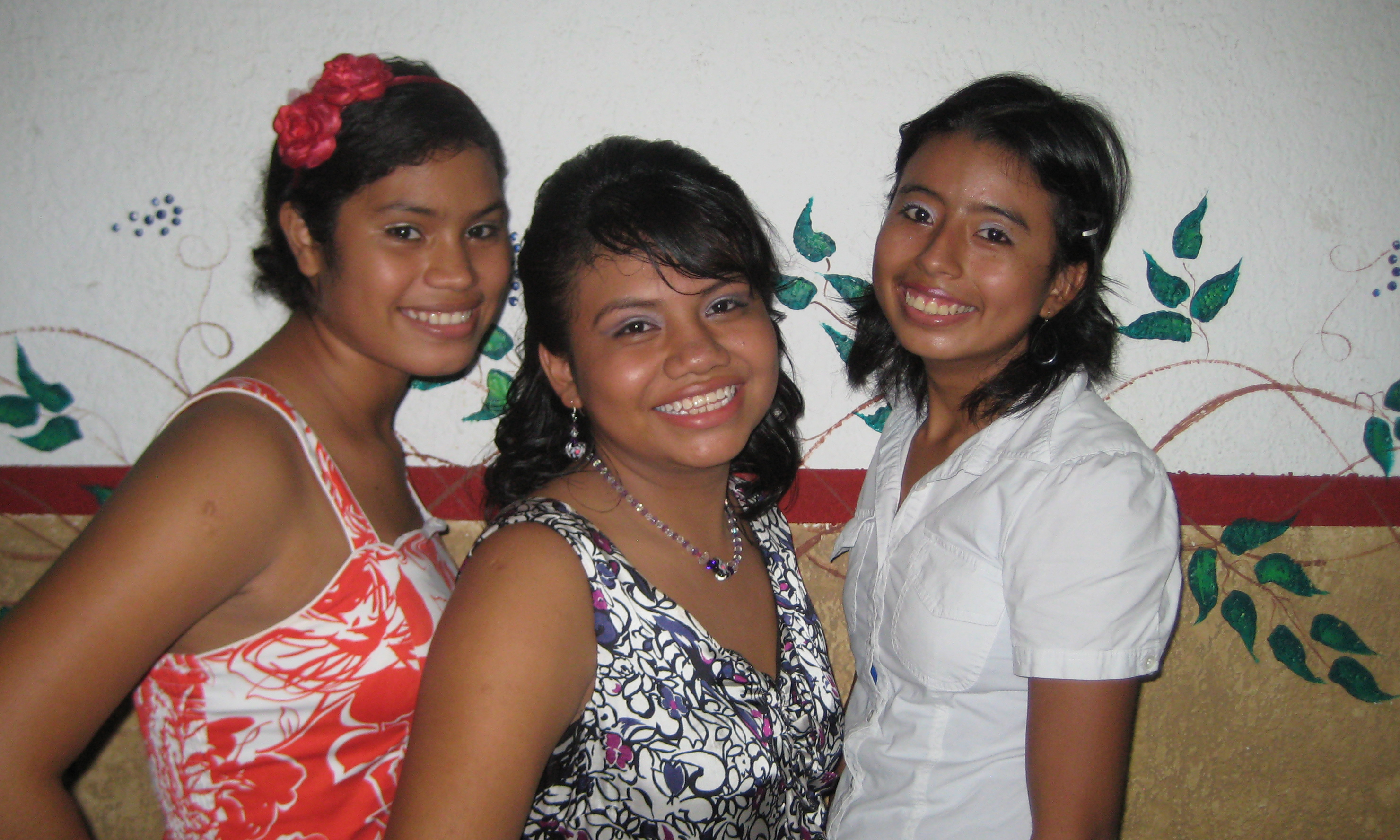 3 girls 2